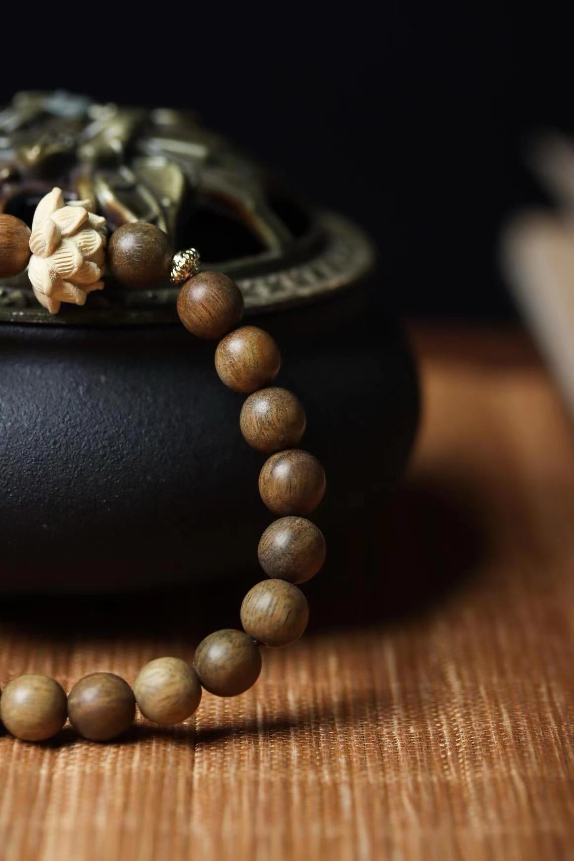 Green Sandalwood Lotus Bracelet