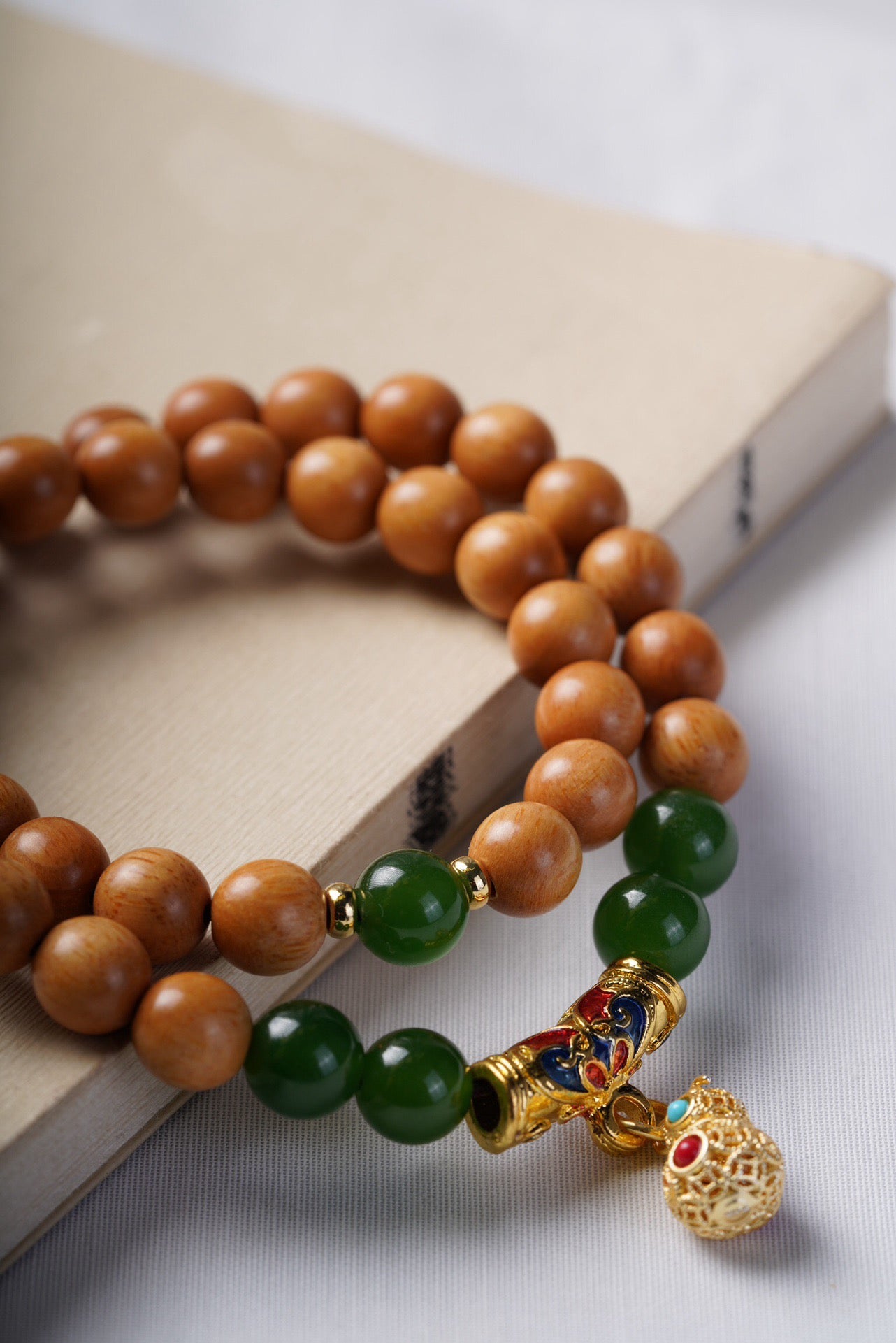 Sandalwood and Jade Gourd Double Loop Bracelet