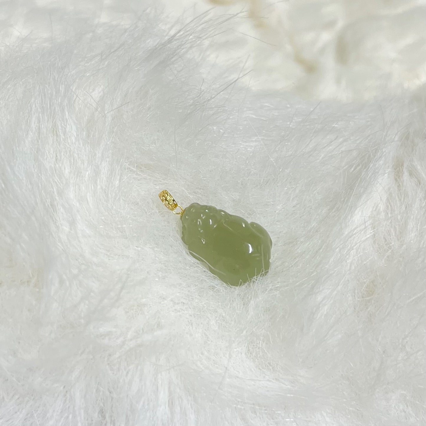 Hetian Jade Pixiu Pendant with 18k Gold