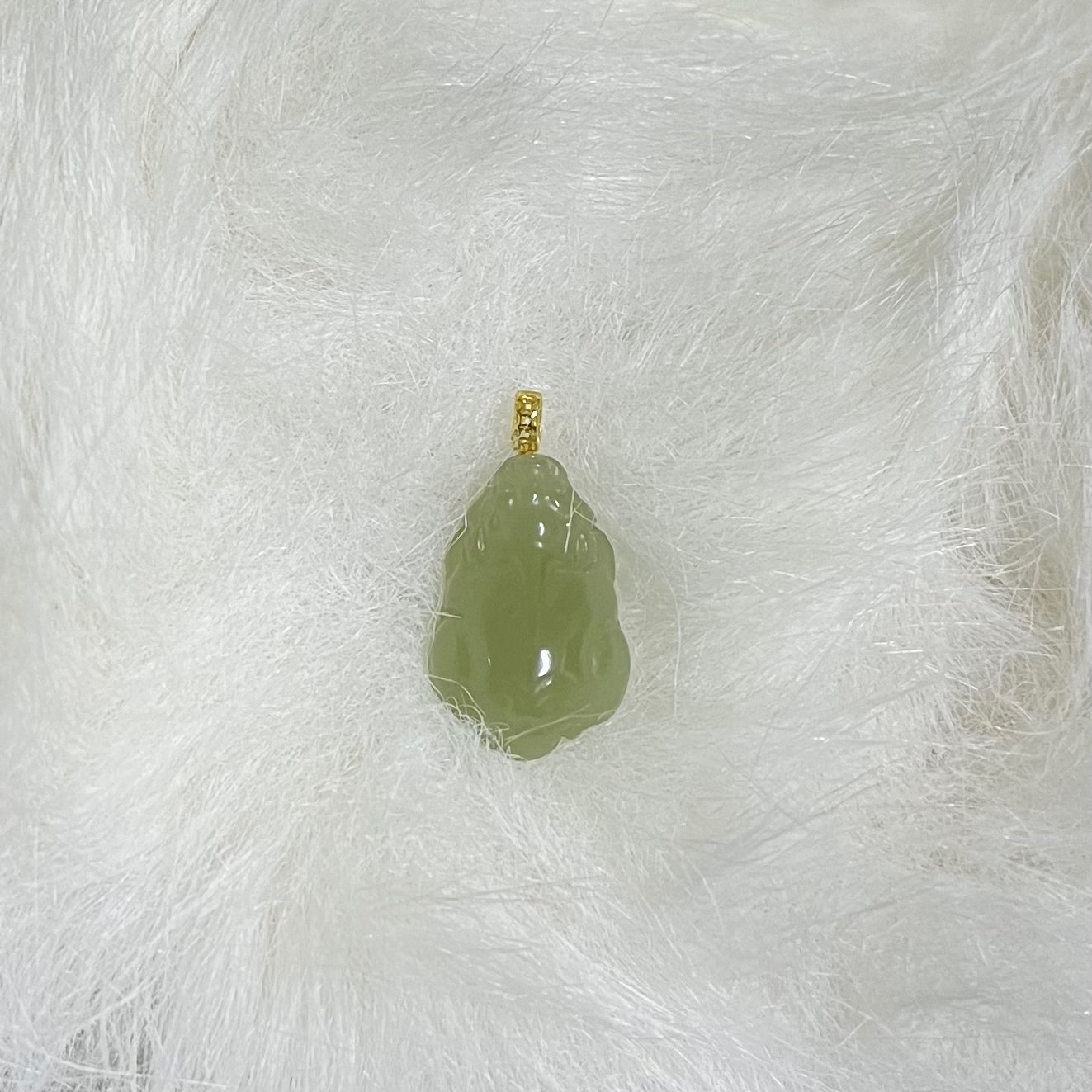 Hetian Jade Pixiu Pendant with 18k Gold