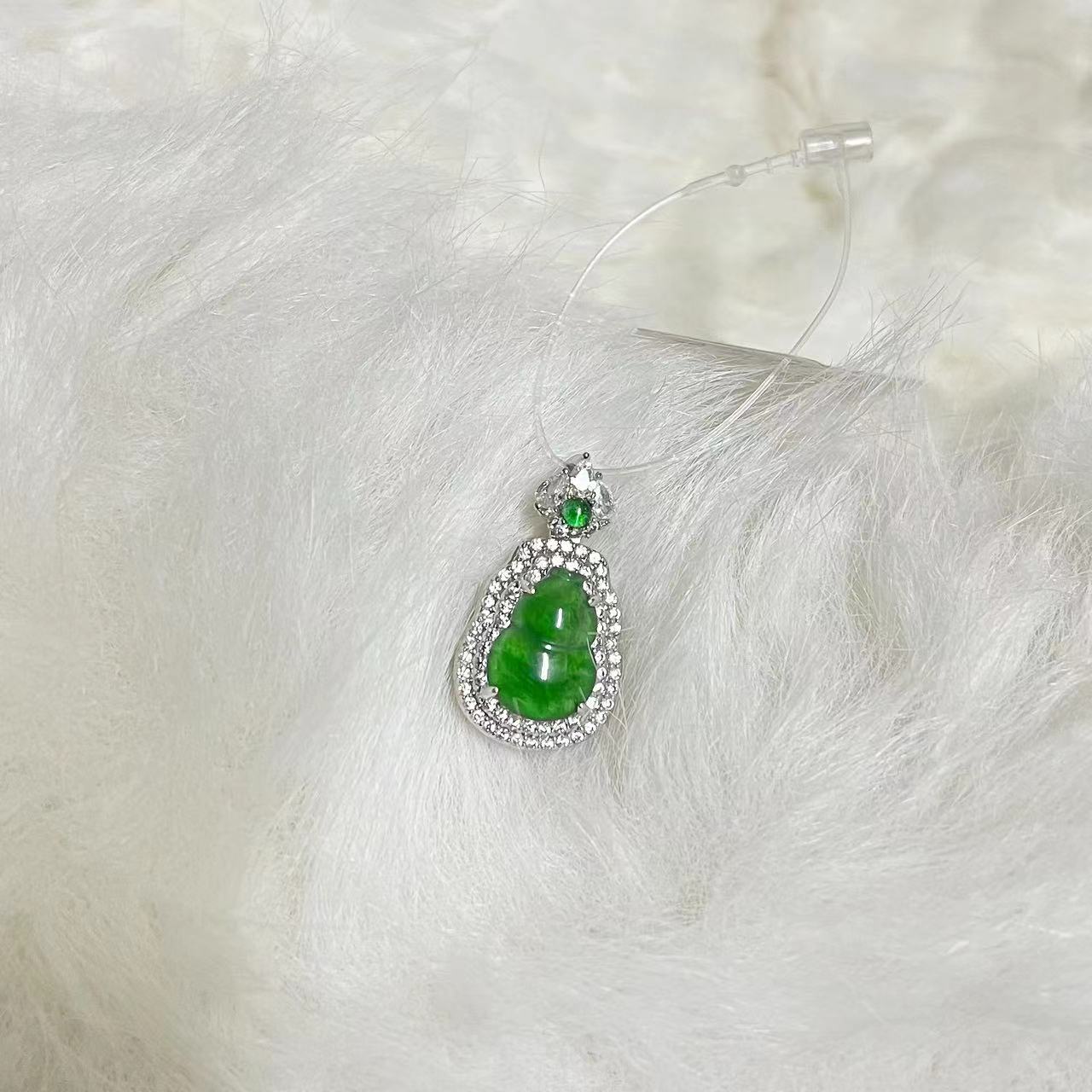 Natural Jade Gourd Pendant in Vibrant Green with Silver Setting