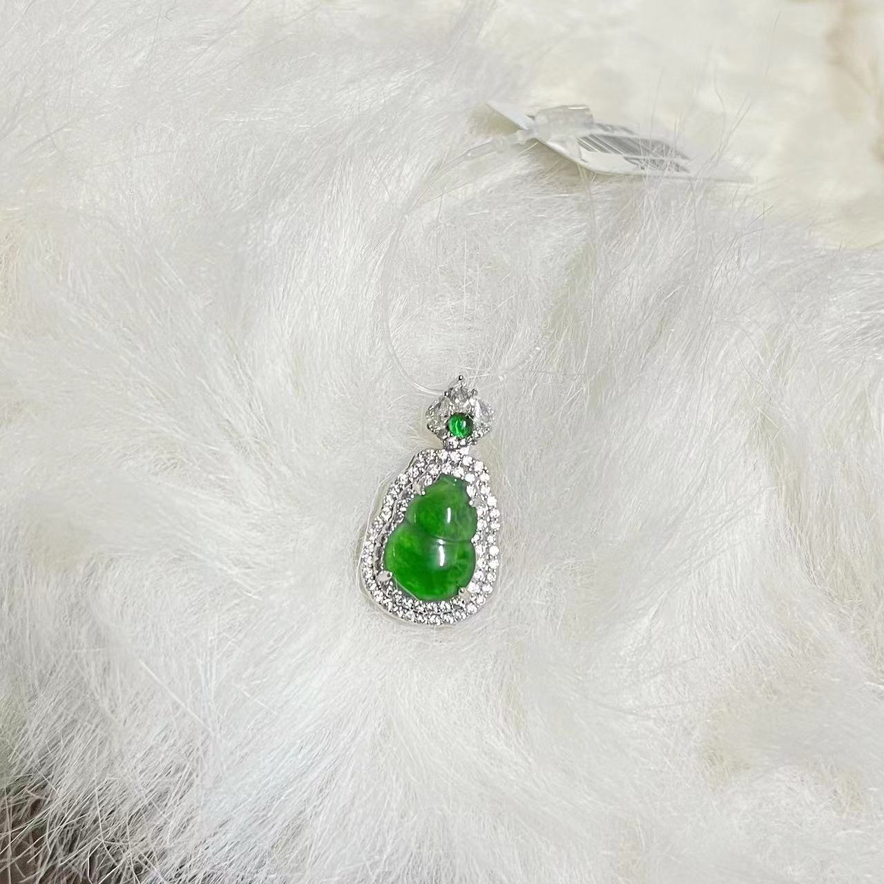 Natural Jade Gourd Pendant in Vibrant Green with Silver Setting